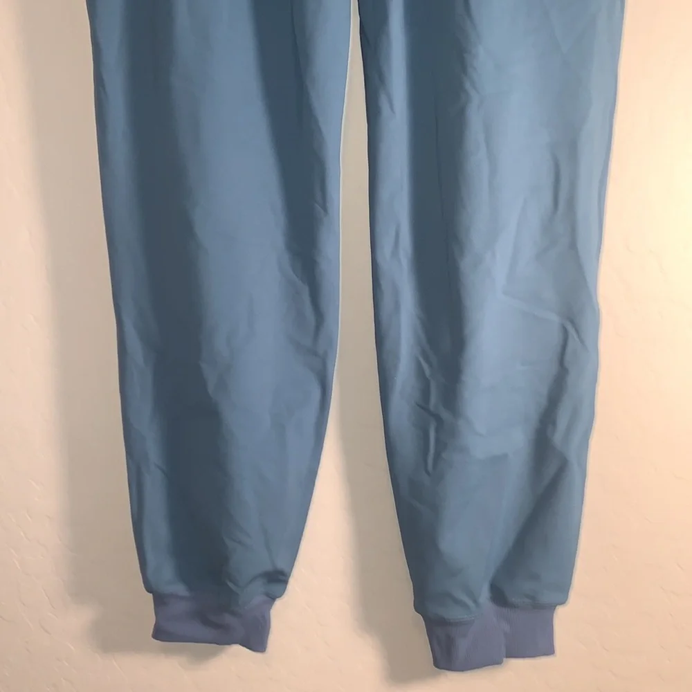 LULULEMON BRAND NEW SIZE 4 GORGEOUS JOGGERS